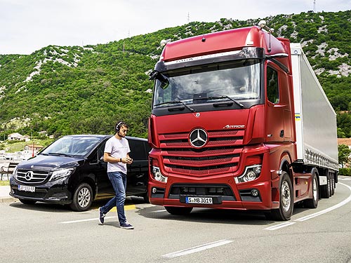   Mercedes-Benz Actros       - Mercedes-Benz