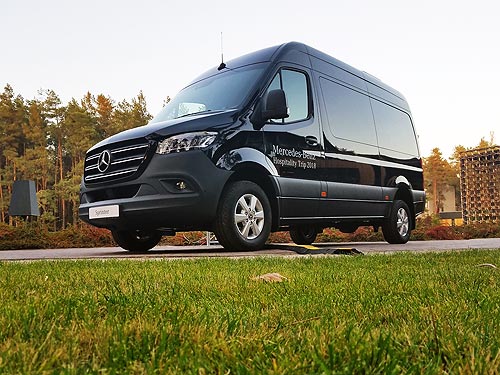     Mercedes-Benz Sprinter.   - Mercedes-Benz