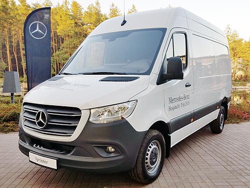     Mercedes-Benz Sprinter.   - Mercedes-Benz