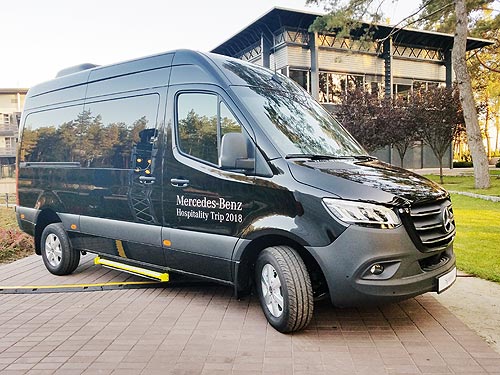     Mercedes-Benz Sprinter.   - Mercedes-Benz