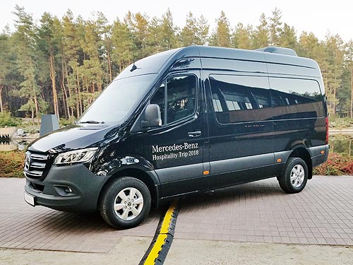     Mercedes-Benz Sprinter.   - Mercedes-Benz