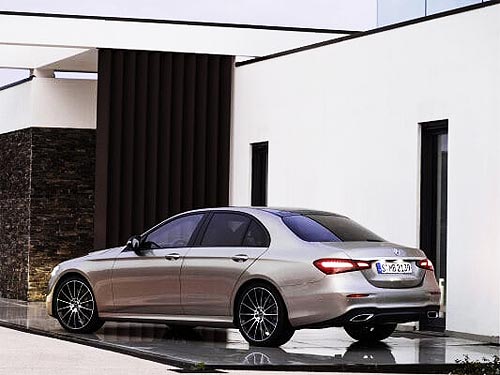 Mercedes-Benz   E-Class.   - Mercedes-Benz