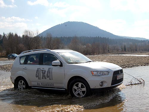 Тест-драйв Mitsubishi 4x4: Внедорожник или кроссовер?