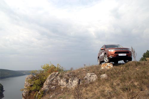 ������ ���������� � ����� Mitsubishi Outlander