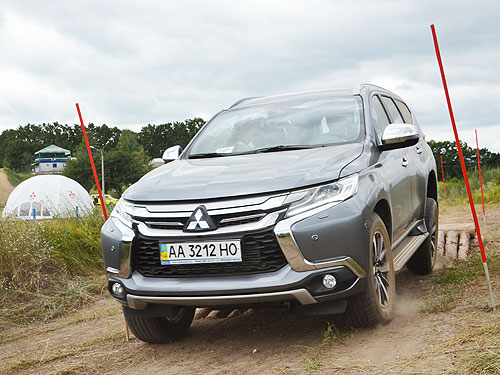     Mitsubishi Pajero Sport.   