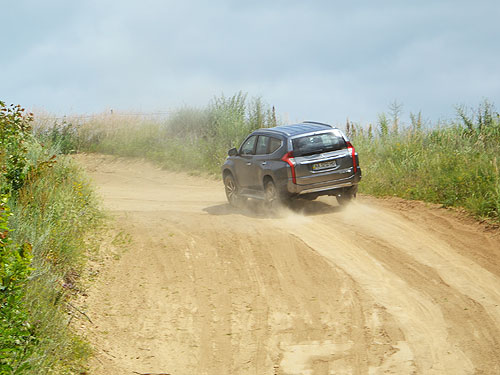     Mitsubishi Pajero Sport.   