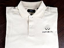 В официальном автосалоне-бутике «ВиДи Либерти» представлена эксклюзивная коллекция брендовых вещей Infiniti - Infiniti