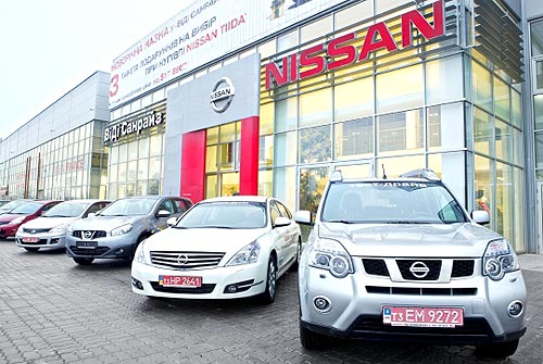   Nissan        18 000 . - Nissan