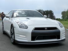           . Nissan GT-R