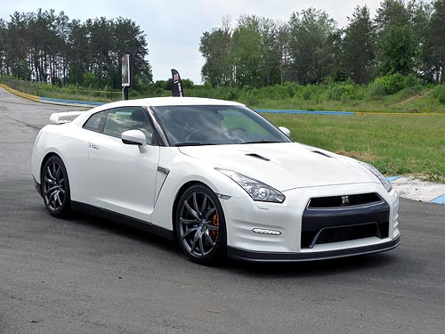           . Nissan GT-R