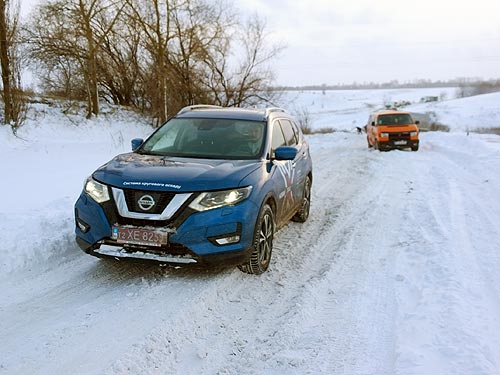 -  Nissan X-Trail:       - Nissan