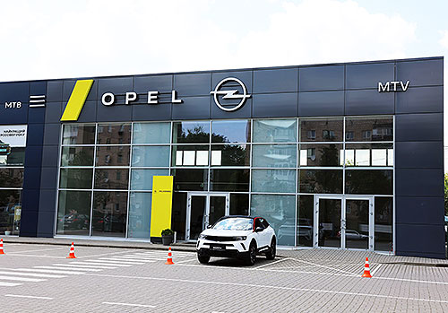 В Україні відкрились два нових дилерських центри Opel