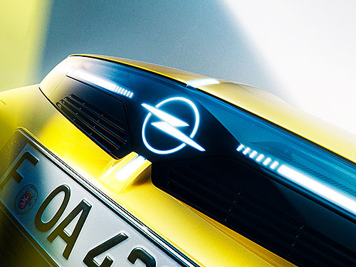 ���� ���� ��������� ������� Opel Astra �� ��������� Opel Astra Sports Tourer - Opel