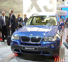   BMW    