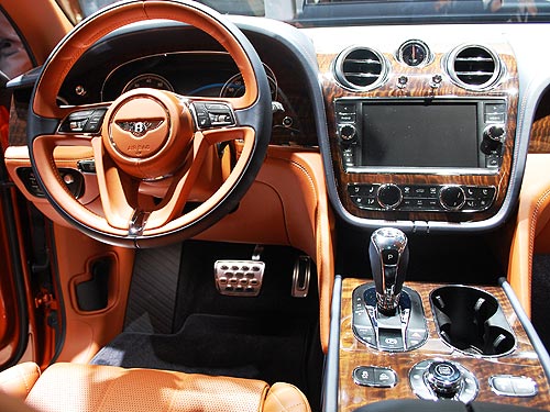 Стала известна цена Bentley Bentayga. Фото