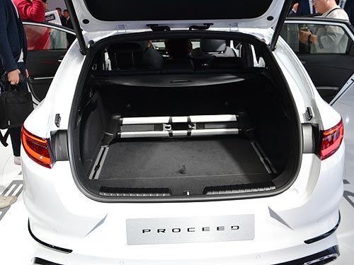 ������������ ����� KIA �� ���������� � ������ - KIA