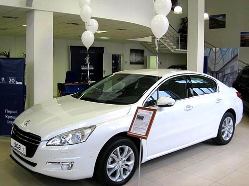    Peugeot 2013     30 000 . - Peugeot