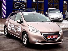   Peugeot 208     