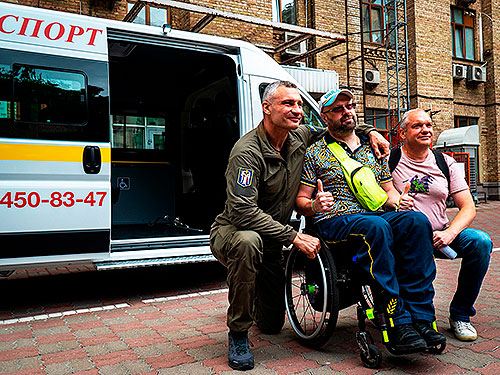 На потреби людей з інвалідністю переобладнані 11 фургонів PEUGEOT Boxer - PEUGEOT