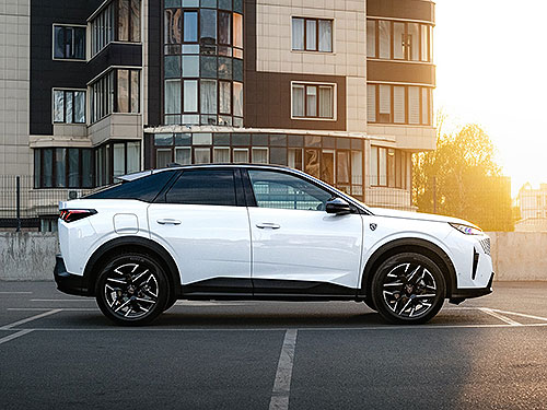  PEUGEOT 3008    1.6 PureTech 180    - PEUGEOT