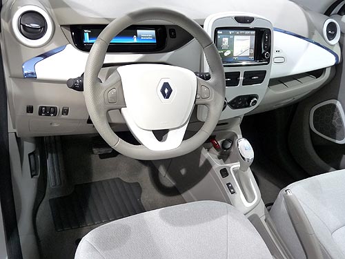 Электромобиль Renault Zoe установил новый мировой рекорд по самому длинному пробегу - Renault