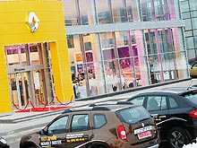  Renault   100 000 .