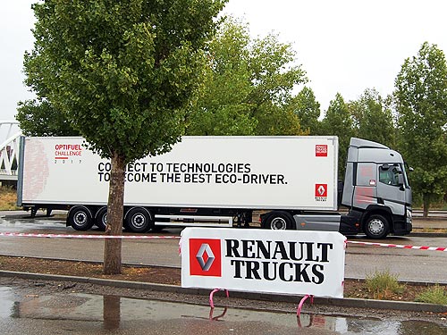        .    Renault Trucks - Renault