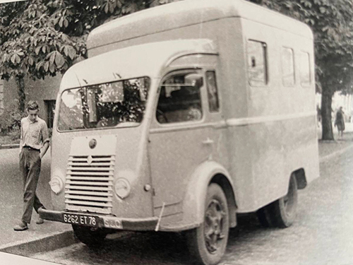 125   Renault.      - Renault