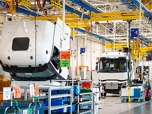  Renault Trucks  --  1-  - Renault
