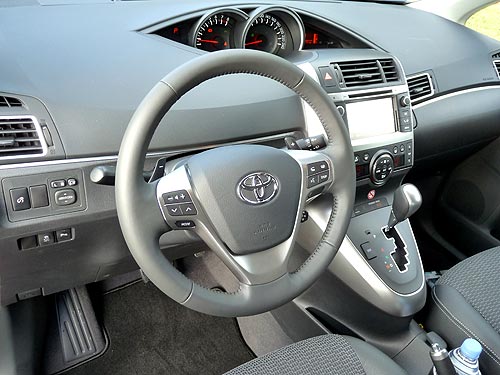 Toyota выведет на украинский рынок еще одну модель - Toyota