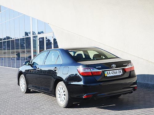 Что изменилось в обновленной Toyota Camry. Первое знакомство
