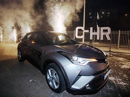   Toyota C-HR      #Diamond_party - Toyota
