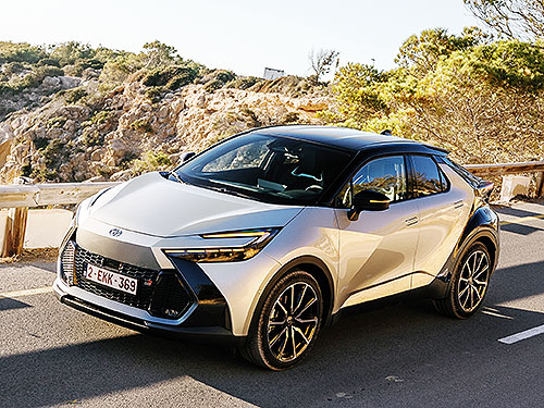 -  :  Toyota C-HR      2024  - Toyota