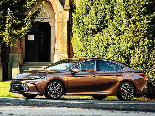   GM GROUP      Toyota Camry 2024 - Toyota