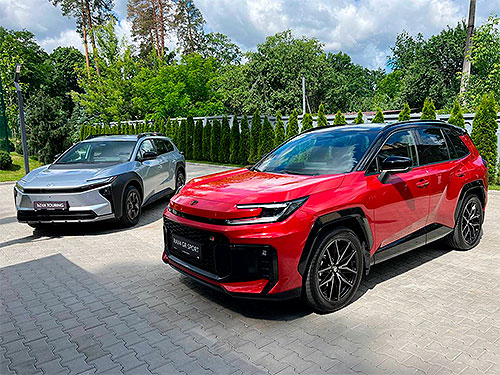 Toyota ������ �� ���������� ����� 3 ������ �������