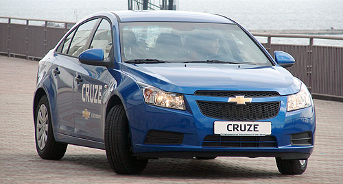 1000    Chevrolet Cruze.  