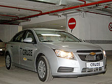 1000    Chevrolet Cruze.  