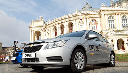 1000    Chevrolet Cruze.  