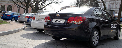 1000    Chevrolet Cruze.  