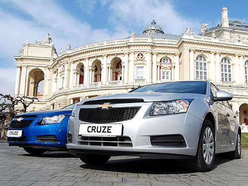 1000    Chevrolet Cruze.  