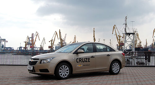 1000    Chevrolet Cruze.  