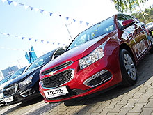  Chevrolet Cruze  30 000 . - Chevrolet