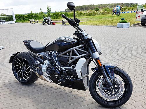 Ducati представила в Украине три новинки Ducati представила в Украине три новинки