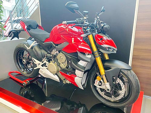      2020 . Ducati Streetfighter V4 - Ducati