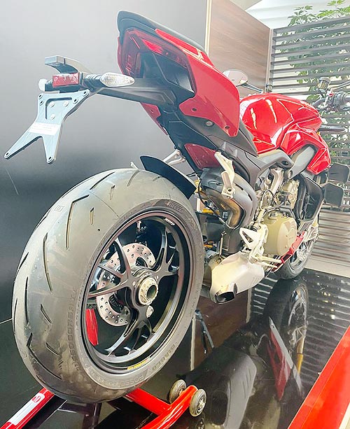      2020 . Ducati Streetfighter V4 - Ducati