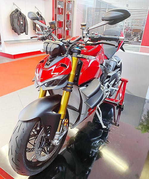      2020 . Ducati Streetfighter V4 - Ducati