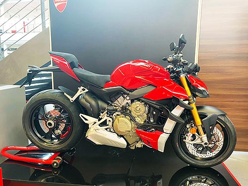      2020 . Ducati Streetfighter V4 - Ducati