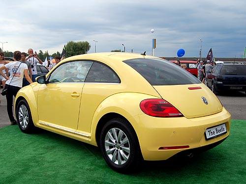 Новое поколение Volkswagen Beetle будут официально продавать в Украине. Известны цены - Volkswagen