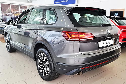  Volkswagen Touareg       - Volkswagen