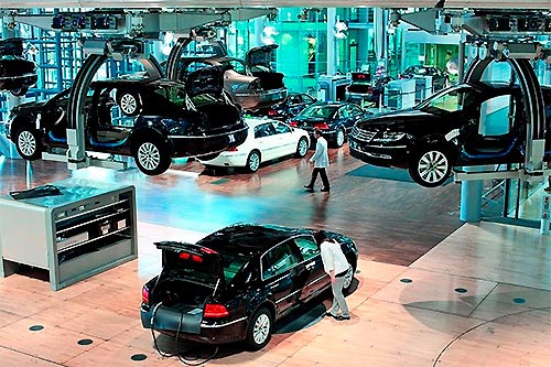 Volkswagen Phaeton святкує 20 років. Яким міг бути наступник - Volkswagen